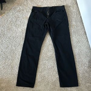 Lucky Brand 121 slim straight size 33/32